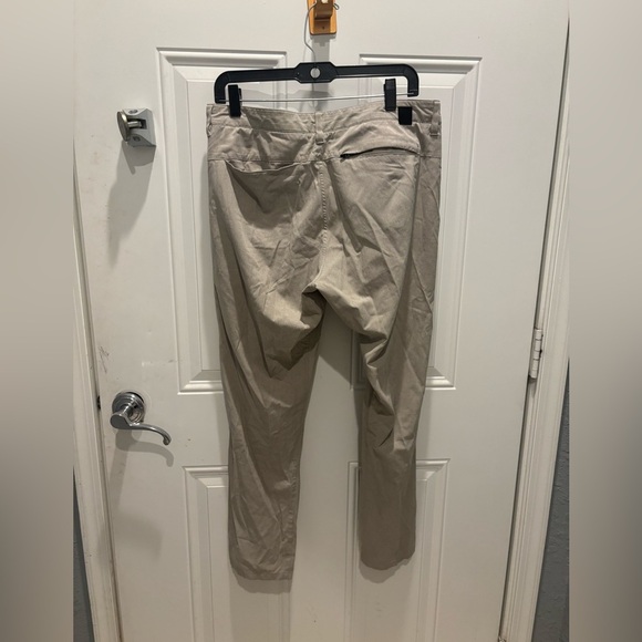 Vuori Men's Sz 34 5-Pockets Meta Pants V430 - Picture 3 of 5